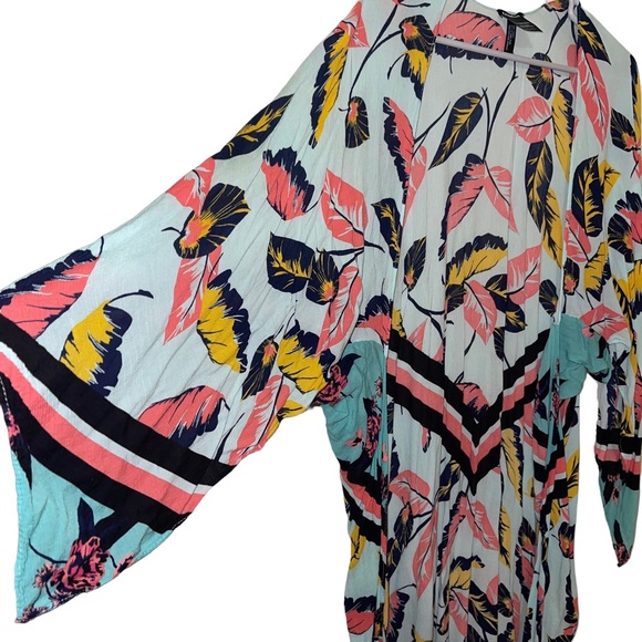 EXPRESS Kimono - Picture 2 of 3